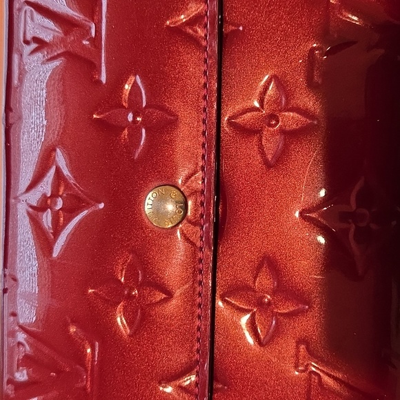 Sarah patent leather wallet Louis Vuitton With Complimentary Chain For Crossbody - Picture 14 of 15
